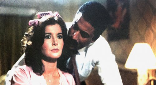 متنبي السينما المصري | نجمٌ قتله فنه.. كيف كان فيلم زوجة رجل مهم وراء وفاة احمد زكي؟!