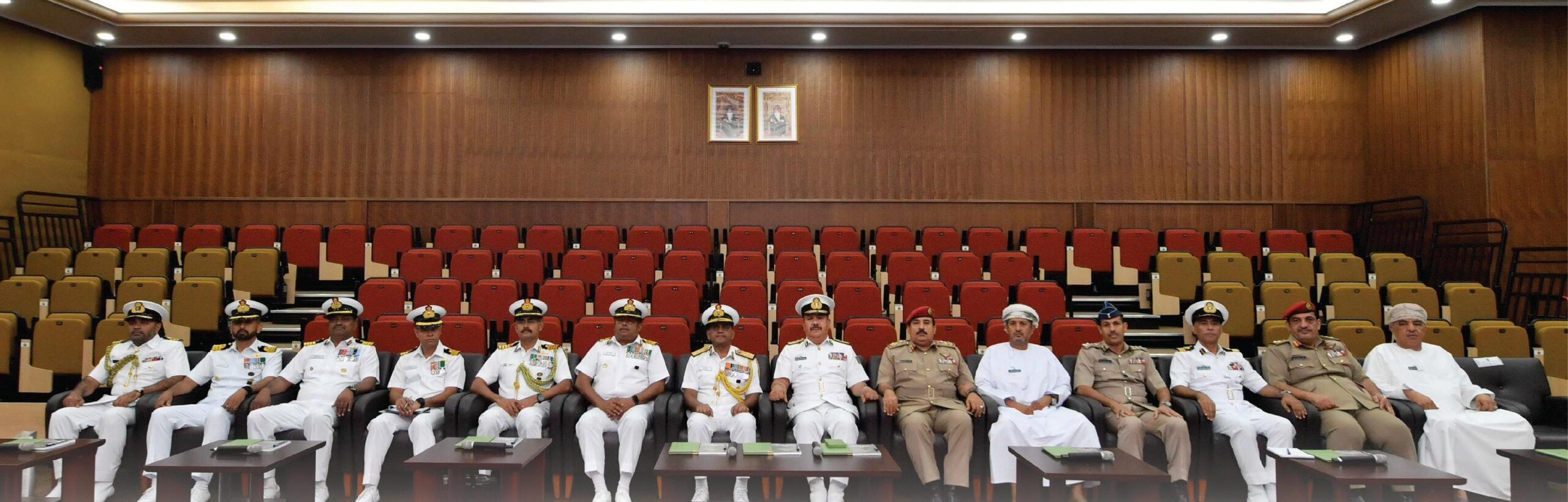 قائد المنطقة البحرية الجنوبية بجمهورية الهند يزور كلية الدفاع الوطني