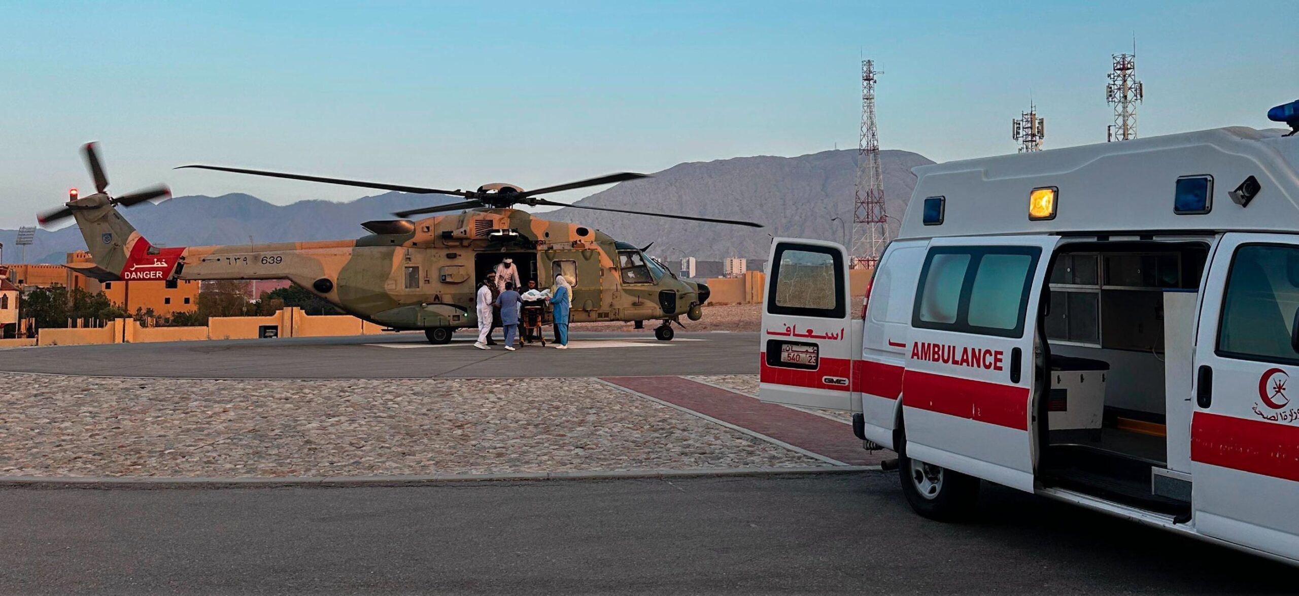 سلاح الجو السلطاني العُماني ينفذ عملية إخلاء طبي