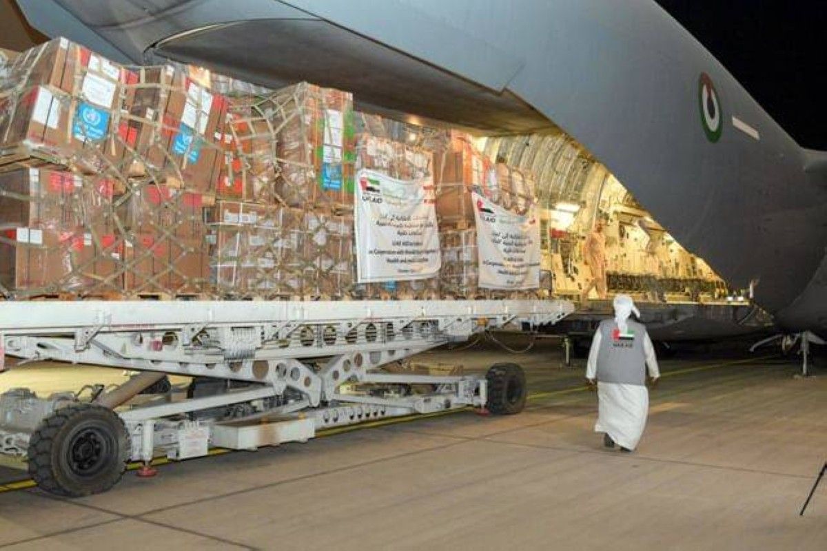الإمارات ترسل 6 طائرات إمدادات طبية وغذائية وإغاثية إلى لبنان