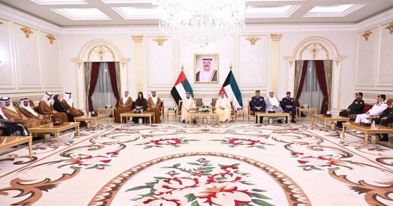 ولي عهد دبي يلتقي النائب الأول