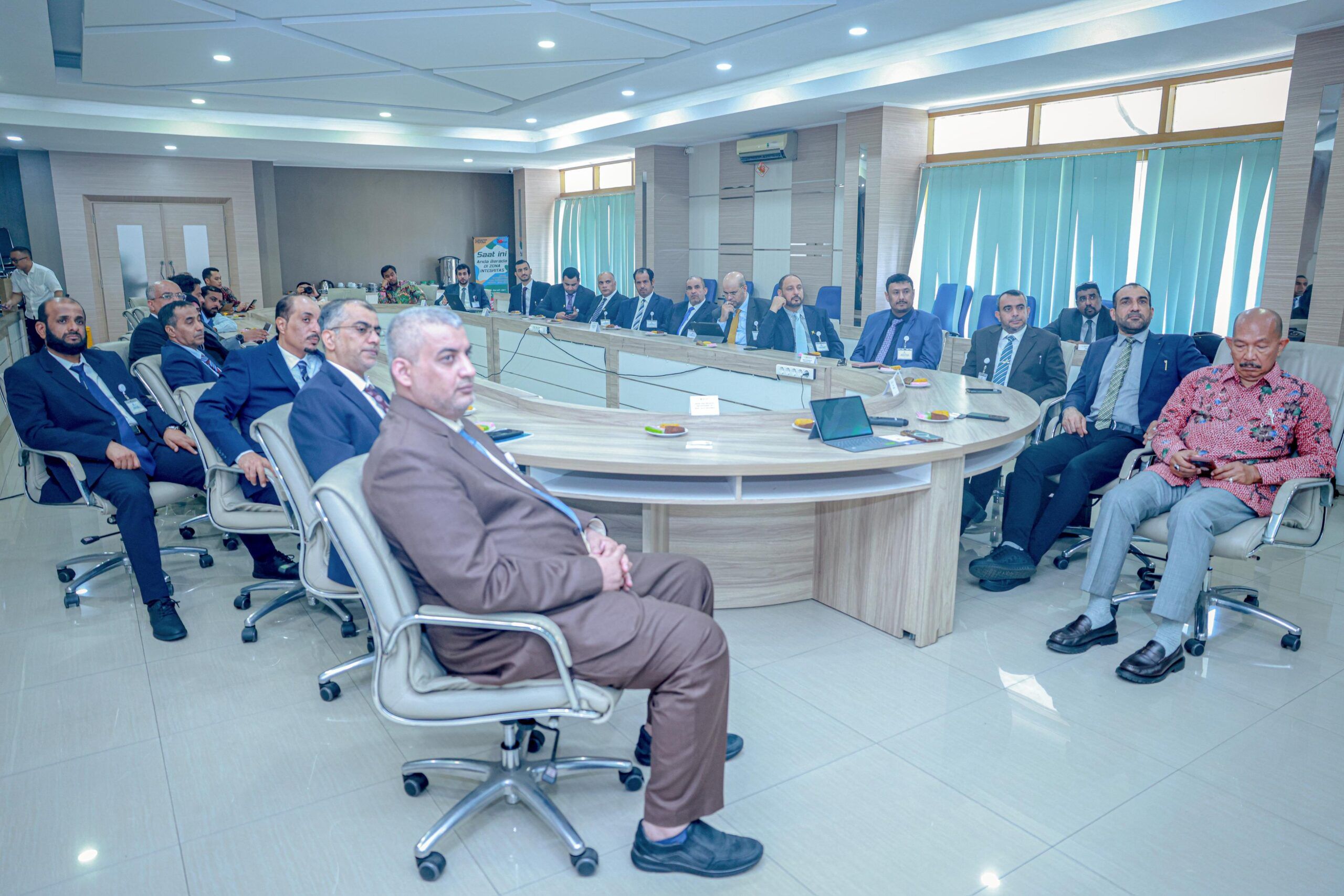 بحث فرص التعاون الاقتصادي والتبادل التجاري بين سلطنة عمان وإندونيسيا