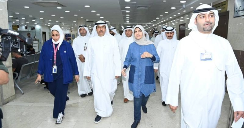 محافظ حولي تفقد مستشفى مبارك الكبير