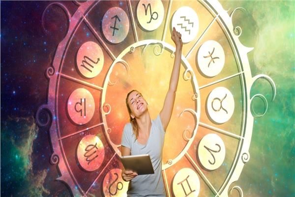 توقعات نجلاء قباني: 4 أبراج ستحصل على ثروة، تترك الفقر، وتكون من المحظوظين بنهاية أكتوبر|هل أنت سعيد الحظ؟