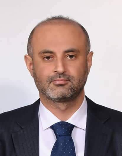 استشهاد أكاديمي يمني مع أسرته بغارة للعدو الصهيوني في "سوريا"