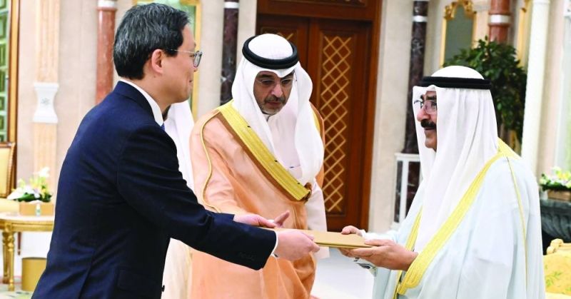 الأمير يتَسلّم أوراق اعتماد 6 سفراء