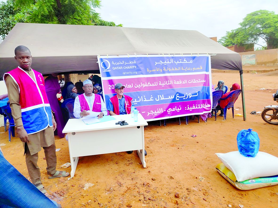 قطر الخيرية توزع طروداً غذائية لمتضرري فيضانات النيجر