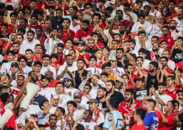 «الفيفا» يغرم البحرين 4400 دينار بسبب «الليزر» و«الصافرات» في مباراة اليابان