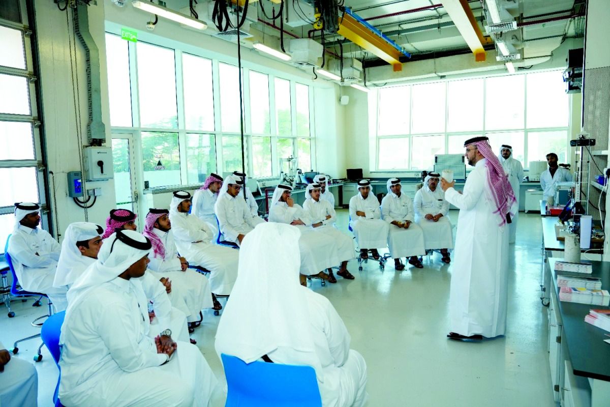 جامعة قطر تستقبل طلاب الثانوية في فعالية يوم العلوم والتكنولوجيا