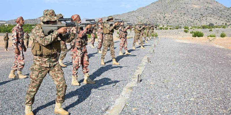 بدء التمرين العسكري العُماني الباكستاني المشترك ” وشق الجبل/1 “