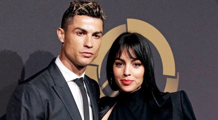 تسريب فيديو جديد لـ جورجينا وصغارها داخل حمام بخار في السعودية.. ما حدث جعل كريستيانو يموت من الخجل!