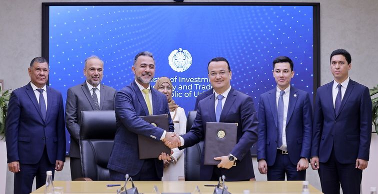 سلطنة عُمان وأوزبكستان توقعان مذكرة تفاهم في القطاع اللوجستي