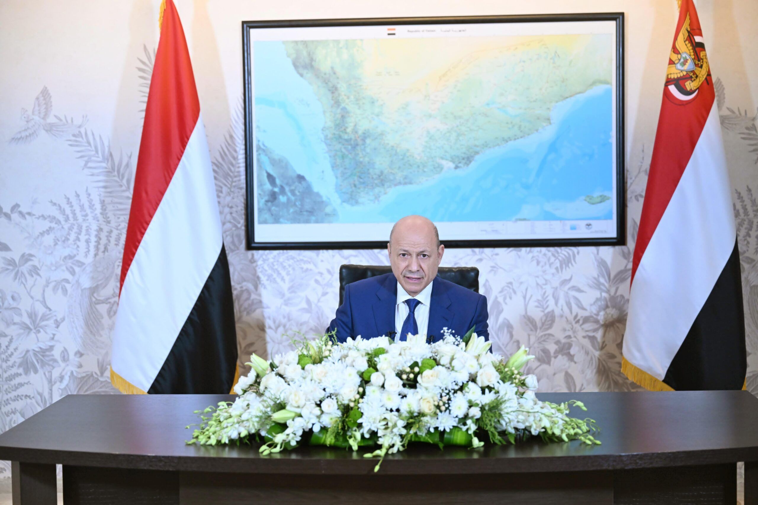 في خطاب بمناسبة ثورة 14 أكتوبر.. العليمي يدعو إلى اصطفاف وطني والاستعداد لأي محاولة حوثية محتملة للهروب نحو التصعيد العبثي