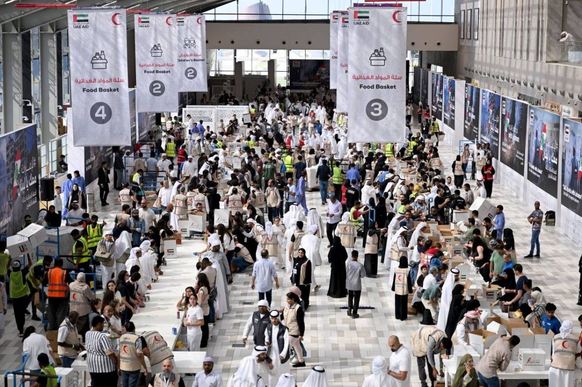 250 طناً من المساعدات الإغاثية جمعتها أبوظبي ضمن «الإمارات معك يا لبنان»