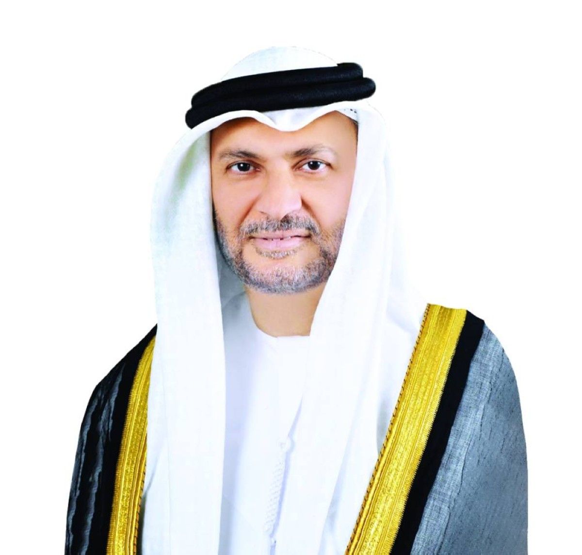 أنور قرقاش: أفواج المتطوعين تجسد روح التضامن المتجذرة في مجتمع الإمارات