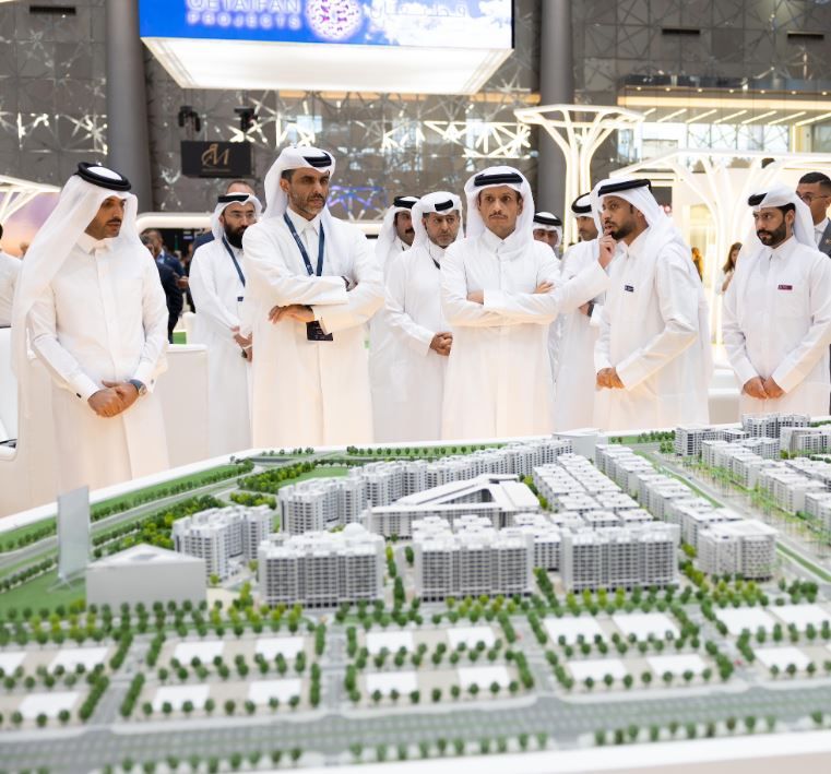 رئيس مجلس الوزراء وزير الخارجية يزور منتدى قطر العقاري الثاني