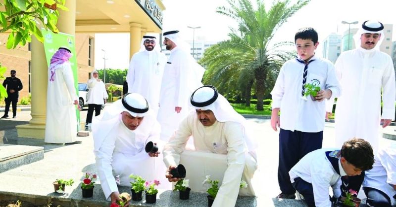 الأصفر: العمل على زيادة المناطق الخضراء في «حولي»