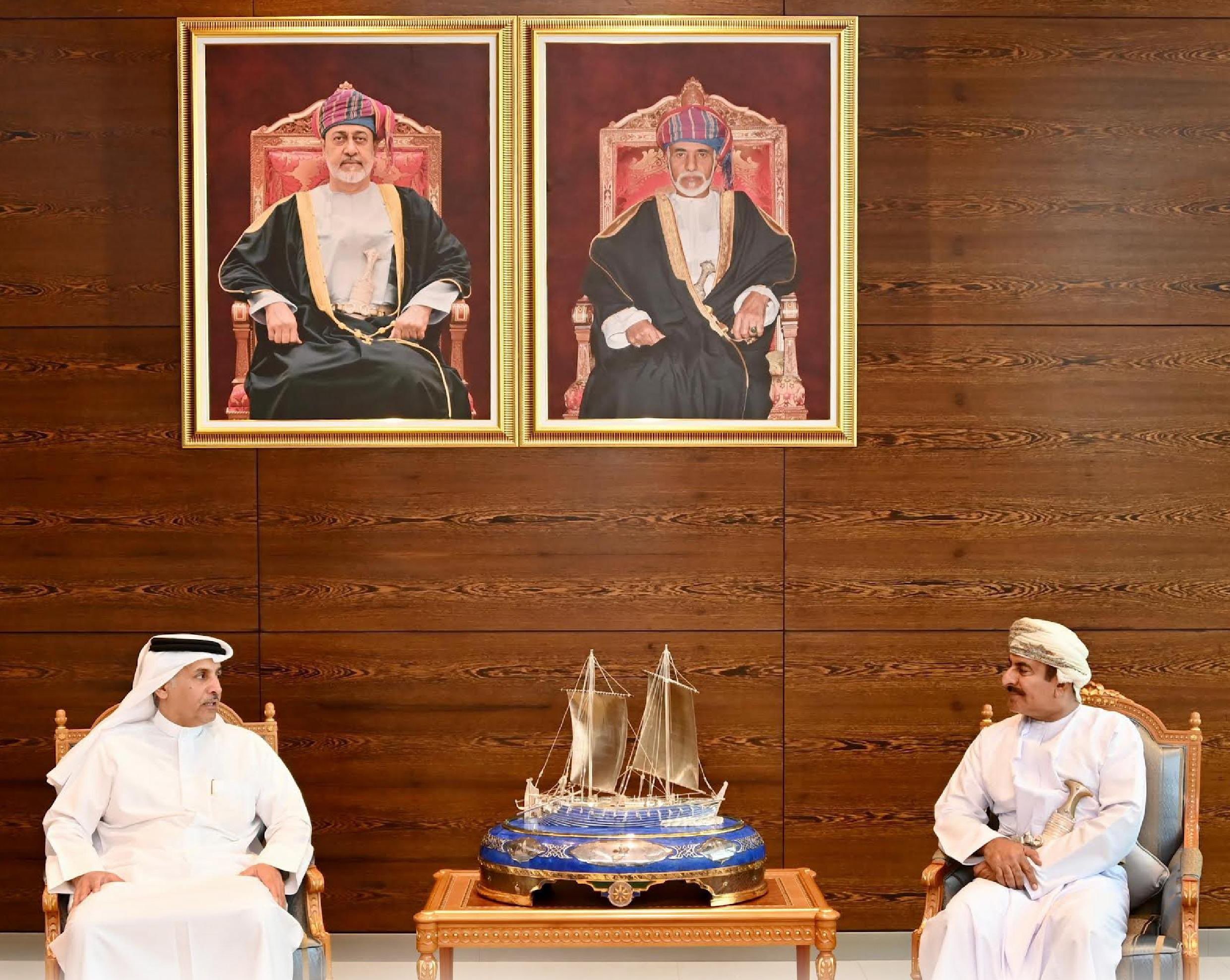 قائد القوات البرية الأميرية بدولة قطر يصل سلطنة عُمان