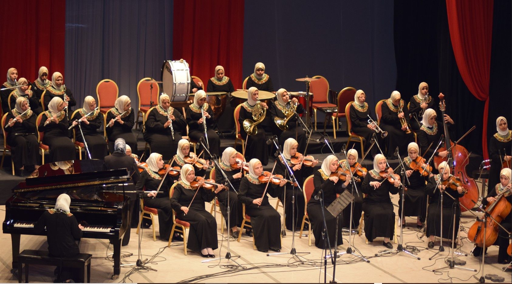 دار الأوبرا السُّلطانية مسقط تحتفل بيوم المرأة العُمانية