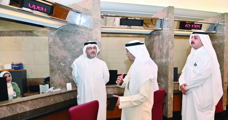 محافظ العاصمة خلال جولته في المؤسسة العامة للتأمينات