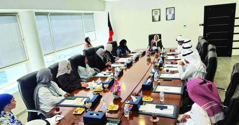 الحويلة مجتمعة بقياديي هيئة الإعاقة