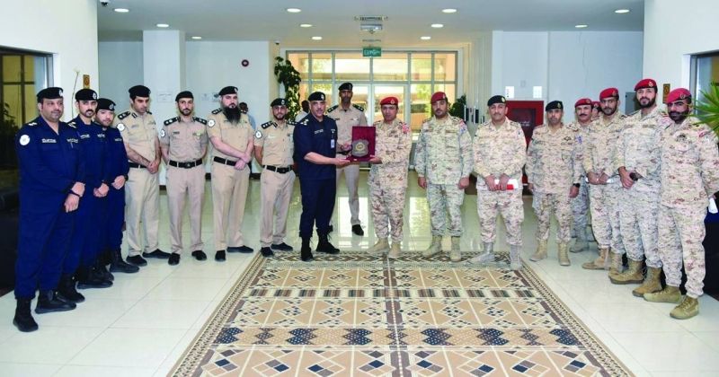 قيادات «الشرطة العسكرية» و«إدارة المحاكمات» خلال الزيارة