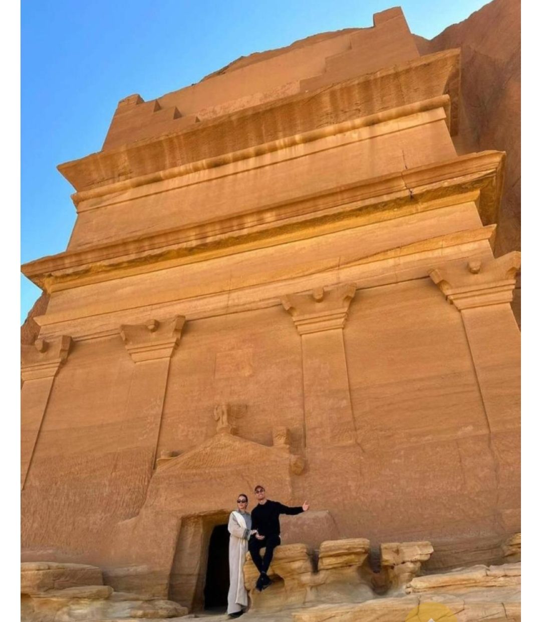 بالصور.. جورجينا تظهر مع كريستيانو في منطقة العلا وملابسها تشعل مواقع التواصل