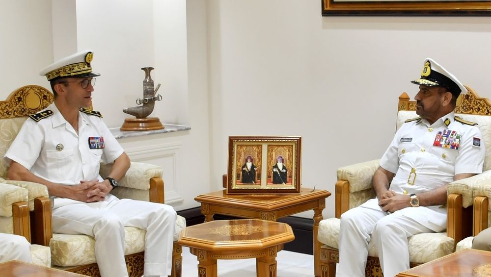 رئيس أركان قوات السلطان المسلحة يستقبل قائد القوات الفرنسية بالمحيط الهندي
