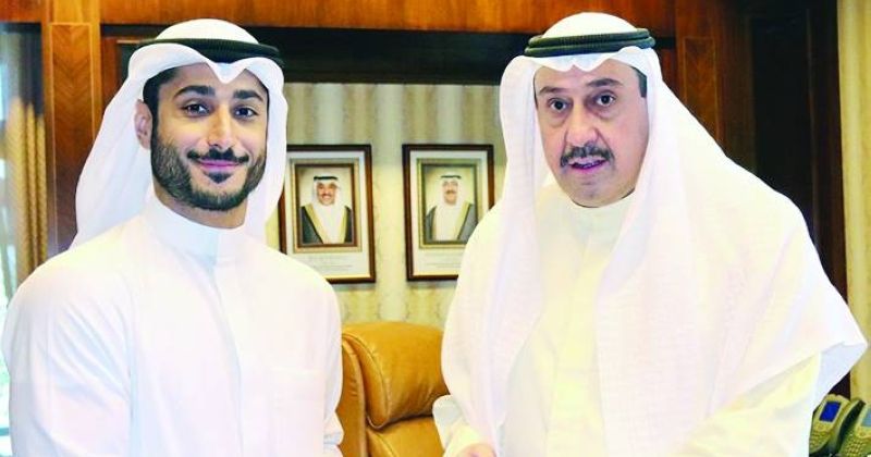 فيصل الحمود خلال تكريمه البطل علي عسكر