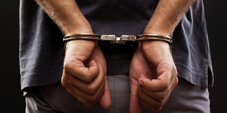 6 لصوص في قبضة الشرطة