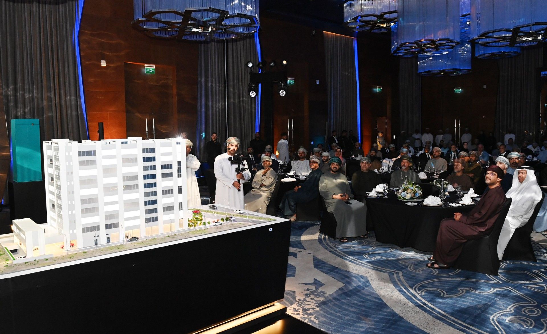 بقيمة ١٢ مليون ريال عماني.. تشييد مشروع (برج ملاك) في حفل رسمي بمسقط