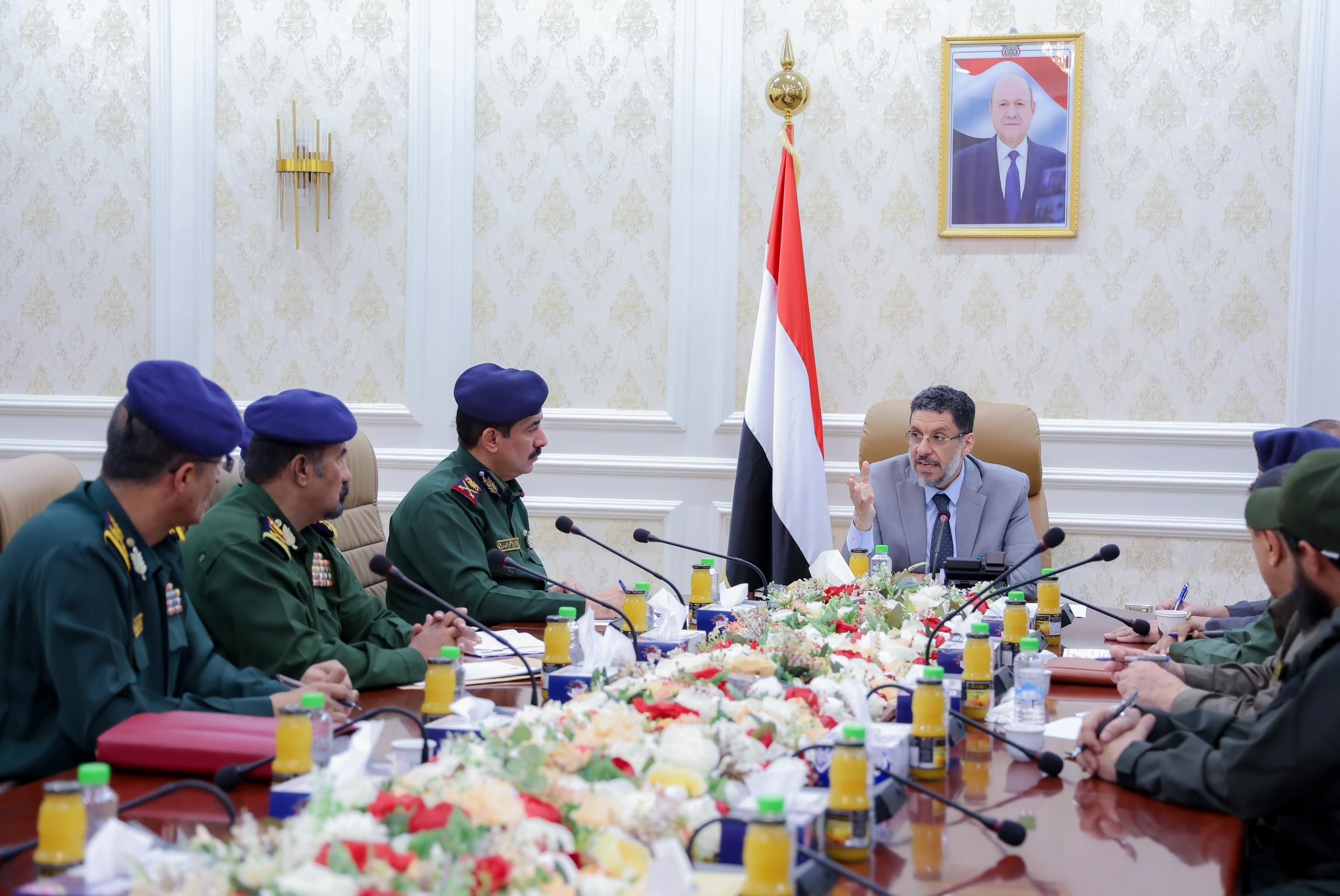 رئيس الوزراء يشدد على دور المؤسسة الأمنية في إنجاح أولويات الحكومة الخمس الرئيسية