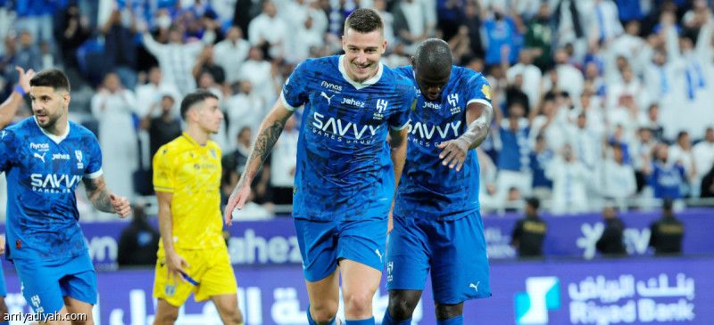 الهلال يقهر التعاون ويلامس سلسلتين قياسيتين