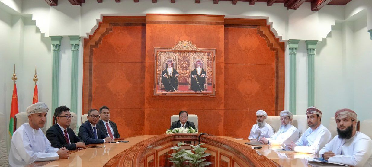 وفد من مملكة كمبوديا يطلع على تجربة وزارة الأوقاف الوقفية والرقمية وخططها الاستراتيجية