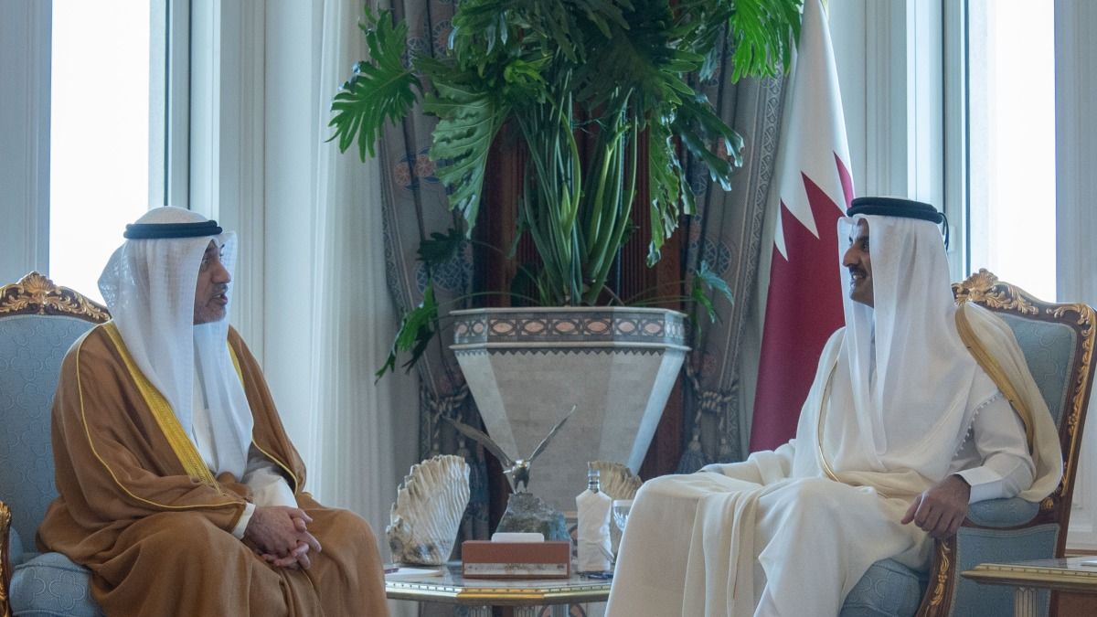 سمو الأمير يستقبل النائب الأول لرئيس مجلس الوزراء وزير الدفاع والداخلية الكويتي