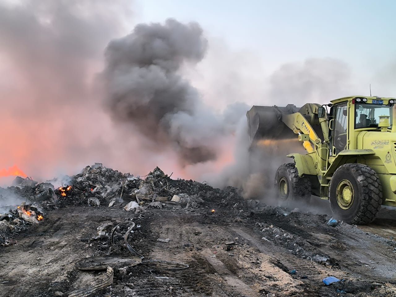 السيطرة على حريق نشب في مخلفات بولاية ‎لوى