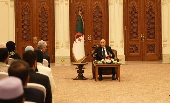 عبد المجيد تبون يأمر بفتح مركز ثقافي جزائري بسلطنة عمان