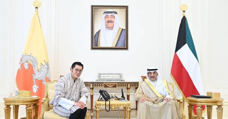 سمو ولي العهد يستقبل ملك بوتان