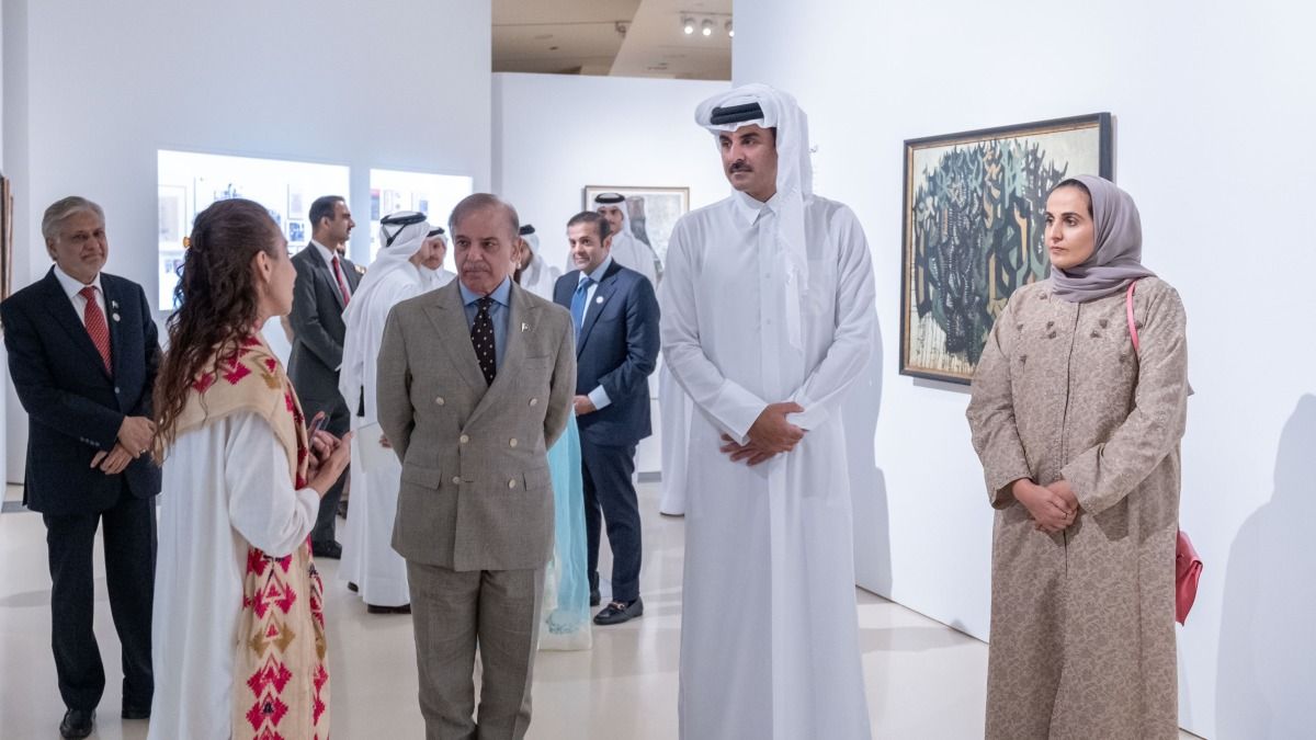سمو الأمير ورئيس وزراء باكستان يزوران معرض "منظر الفن والعمارة الباكستاني" بمتحف قطر الوطني