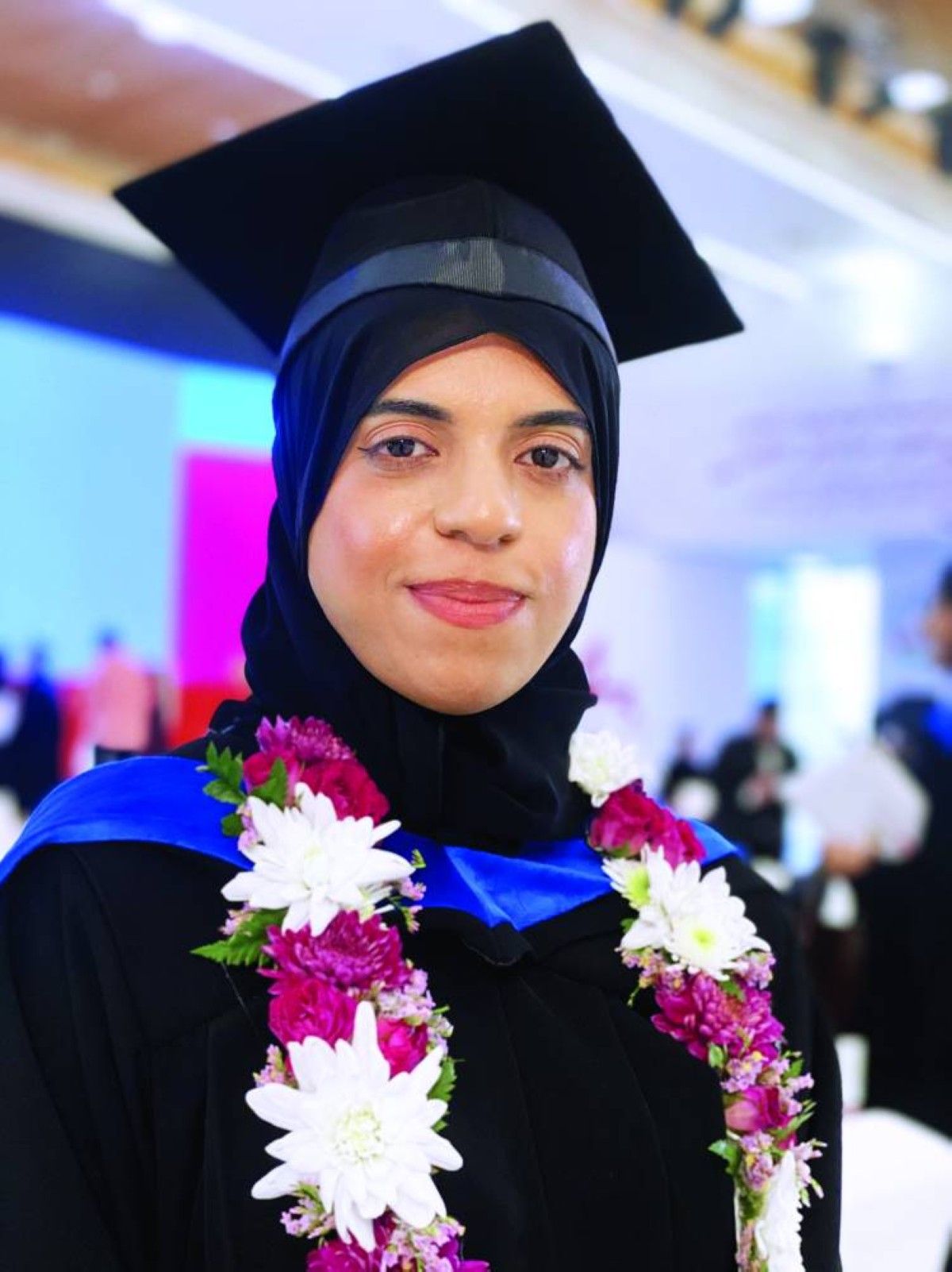 خريجون: جامعة الإمارات تواكب متطلبات العصر بأرقى المناهج