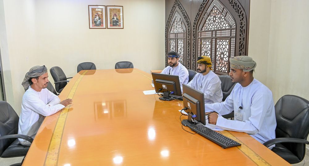 بدء إجراء مقابلات التوظيف التي تُجريها وزارة العمل بظفار