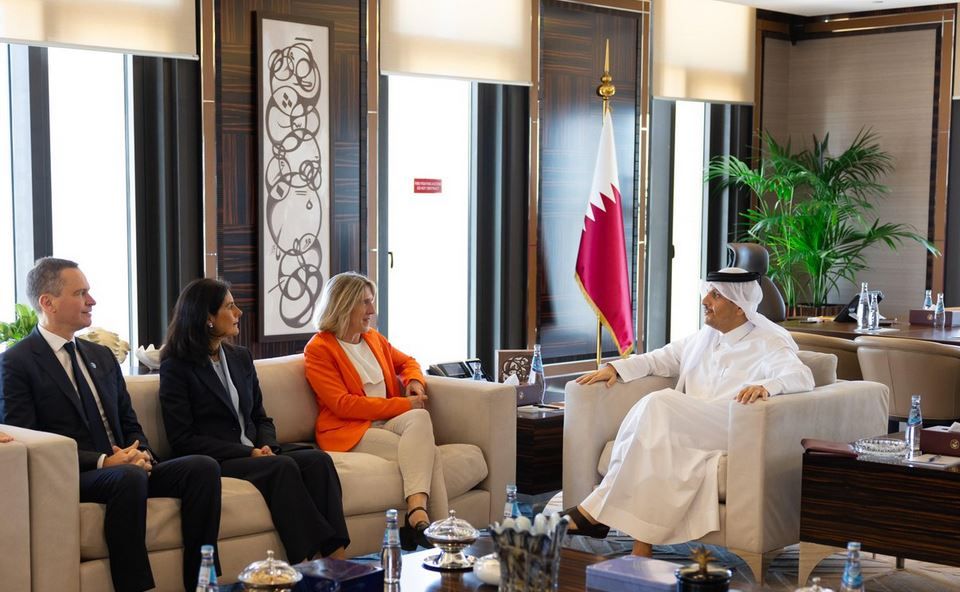  رئيس مجلس الوزراء وزير الخارجية يستقبل وفدا من الرابطة الاقتصادية القطرية الفرنسية "كادران"