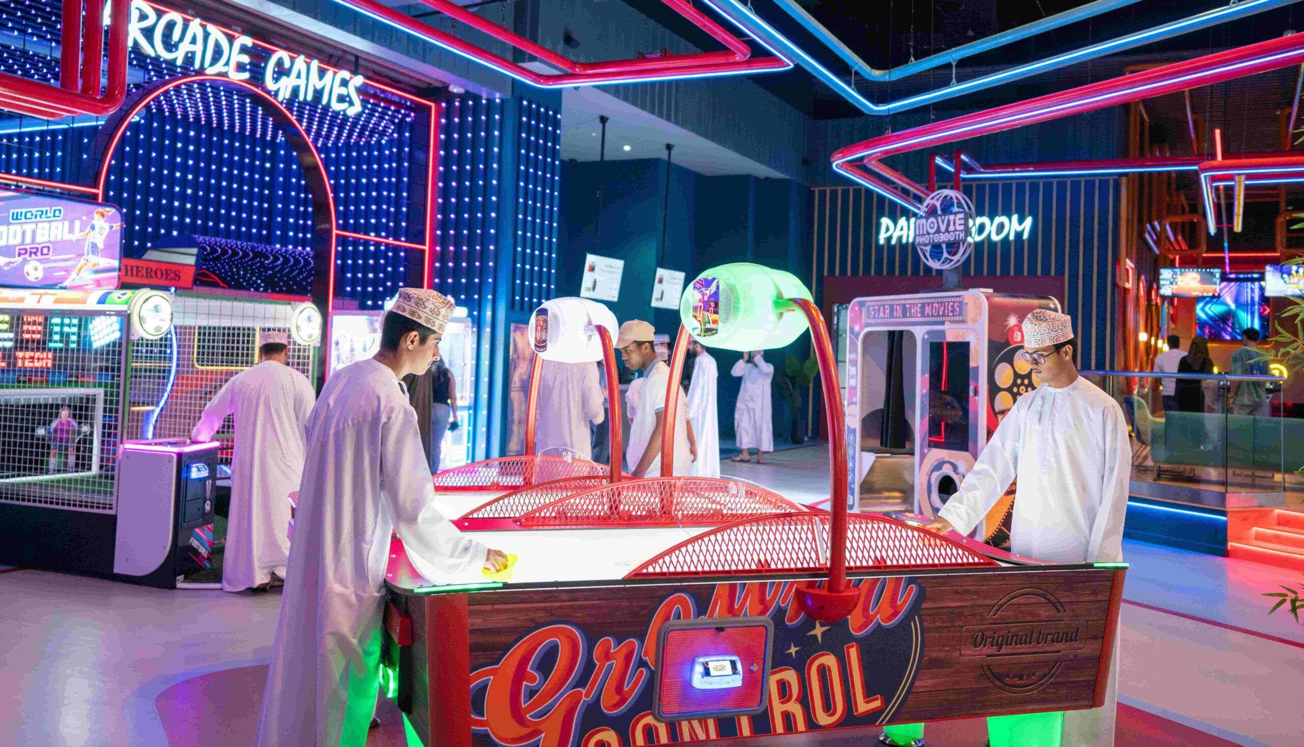 بنك مسقط يحتفي بيوم الشباب العُماني بمشاركة زبائن شبابي