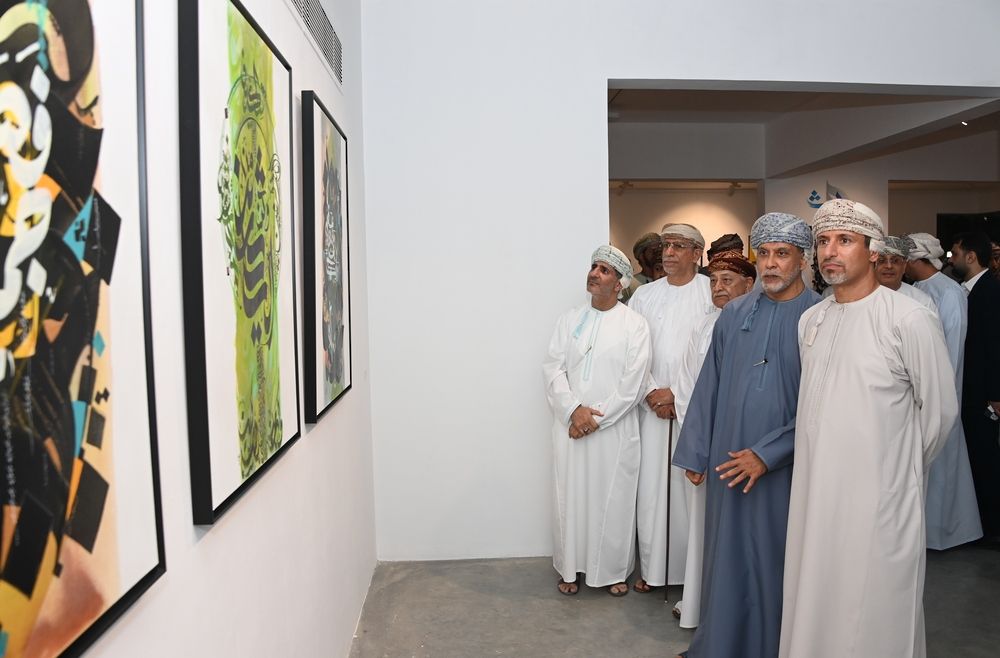 افتتاح معرض الفنون “حرف بين الحروف” بصالة ستال للفنون بمسقط