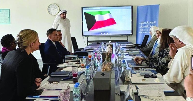 من اجتماع مسؤولي الديوان مع السفيرة