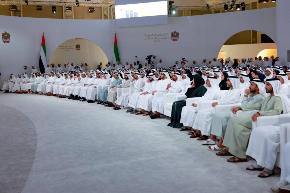 بحضور محمد بن راشد.. منصور بن زايد يكرّم الفائزين بوسام الإمارات الثقافة والإبداع