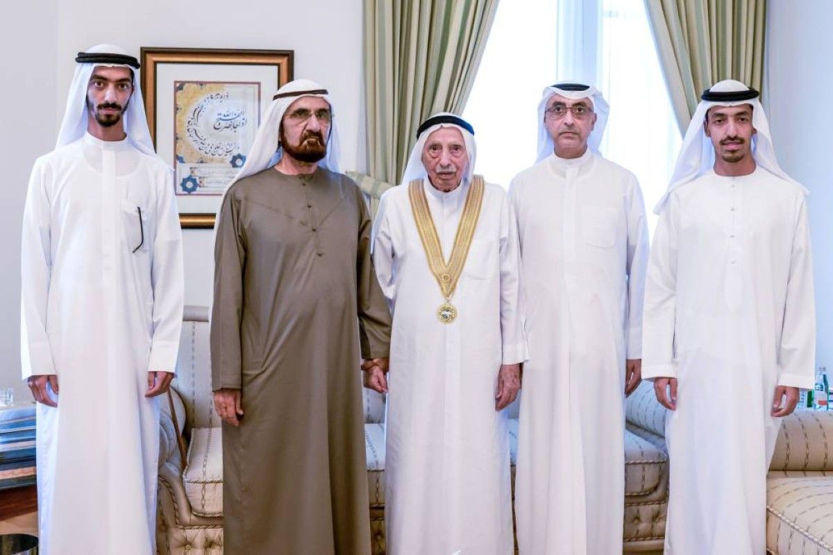 محمد بن راشد يقلّد جمعة الماجد وسام الثقافة والإبداع