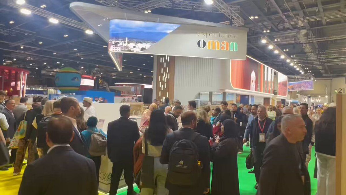 جناح سلطنة عُمان يشهد إقبالًا كبيرًا من الزوار بمعرض سوق السفر العالمي في لندن