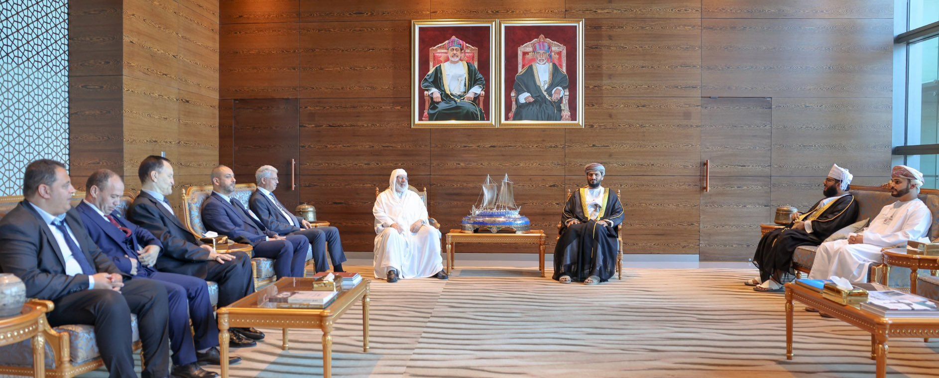 وكيل الأوقاف يستقبل وزير الدولة عميد جامع الجزائر بمسقط