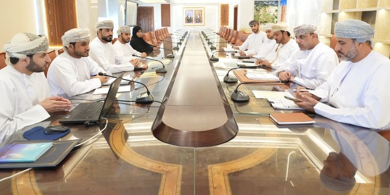 لجنة المناقصات تسند عددًا من المشروعات التنموية والتشغيلية بالداخلية